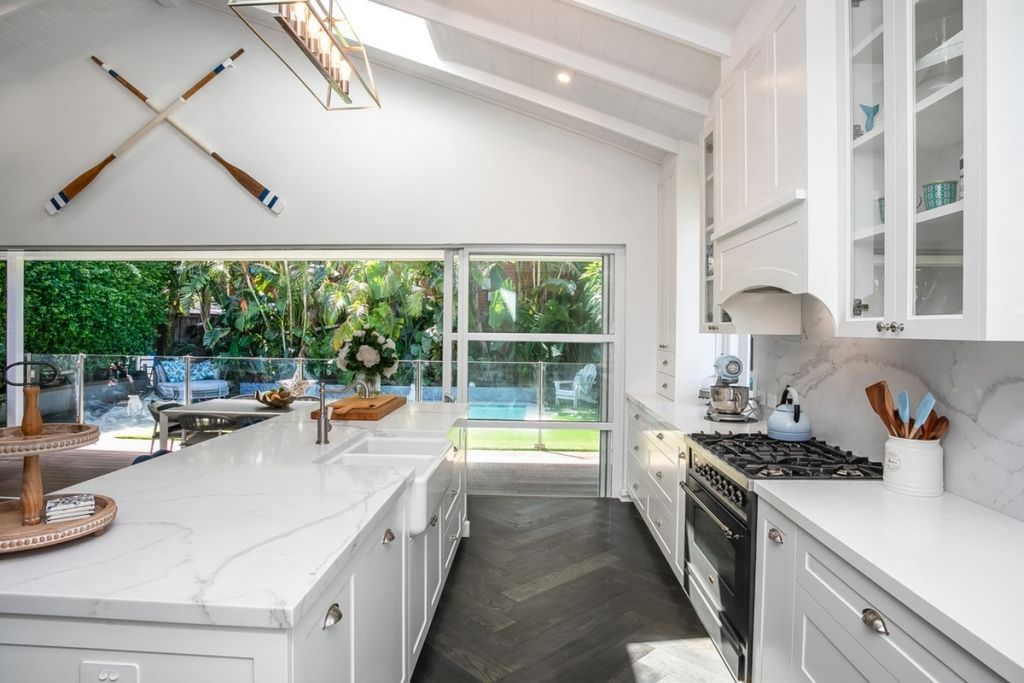 Manmade stone benchtops