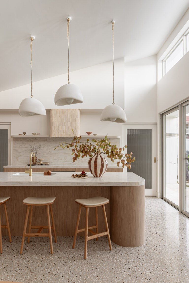 PORT KEMBLA PROJECT, GC INTERIOR DESIGN: A Coastal Sanctuary Featuring ...